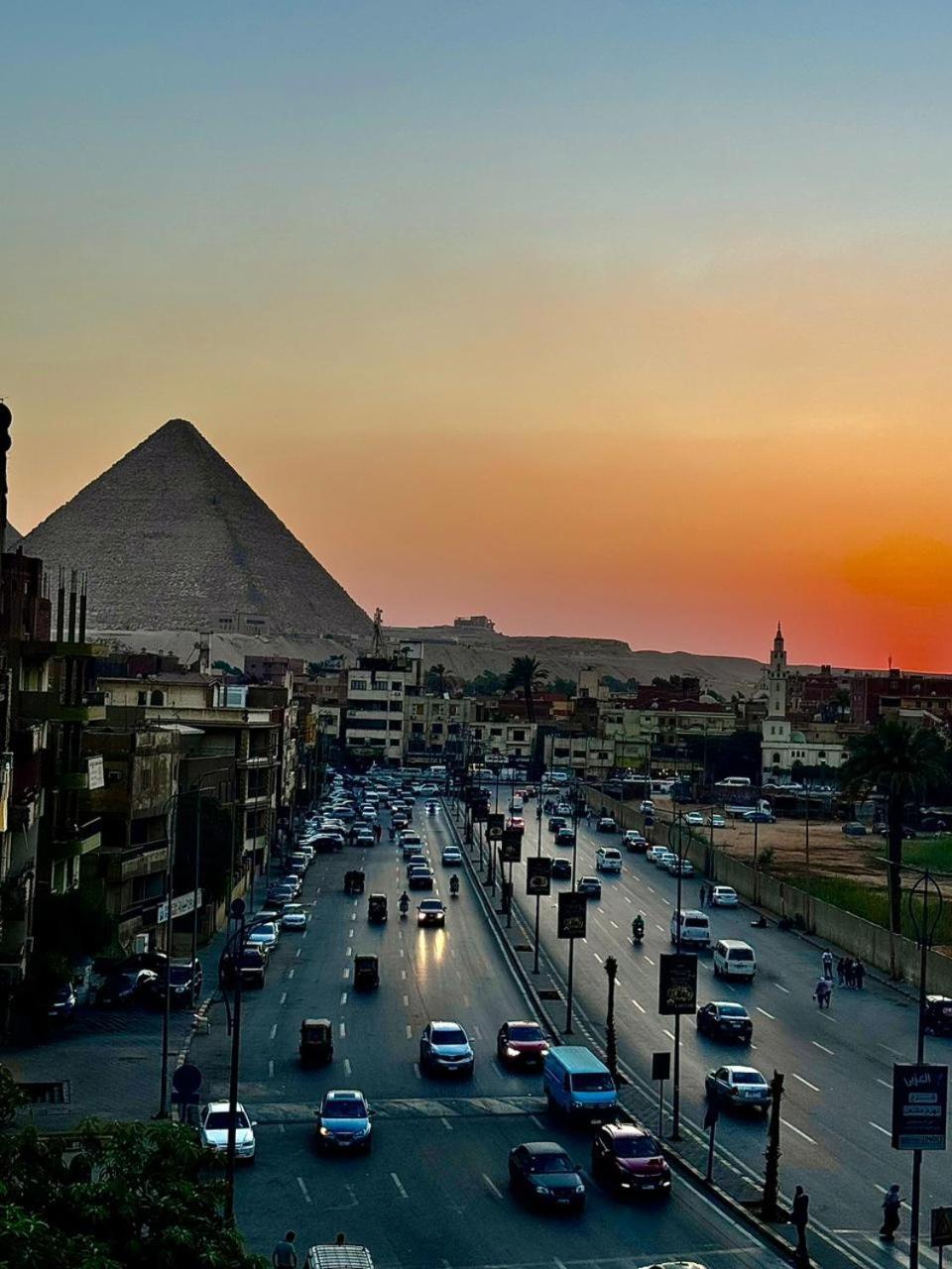 Khufu Pyramids Inn Nazlet el-Sîsi Exteriör bild