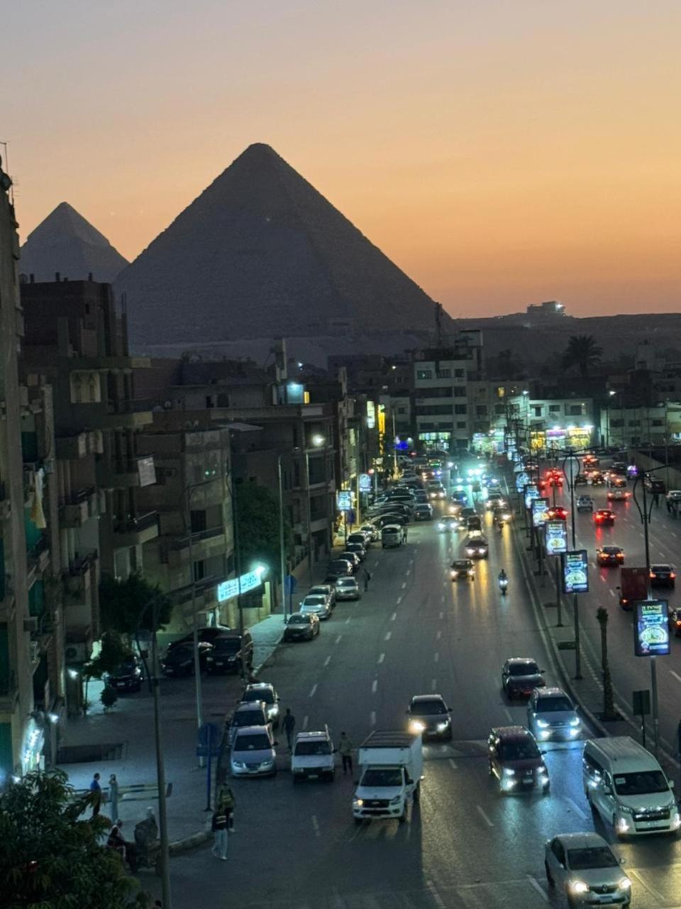 Khufu Pyramids Inn Nazlet el-Sîsi Exteriör bild