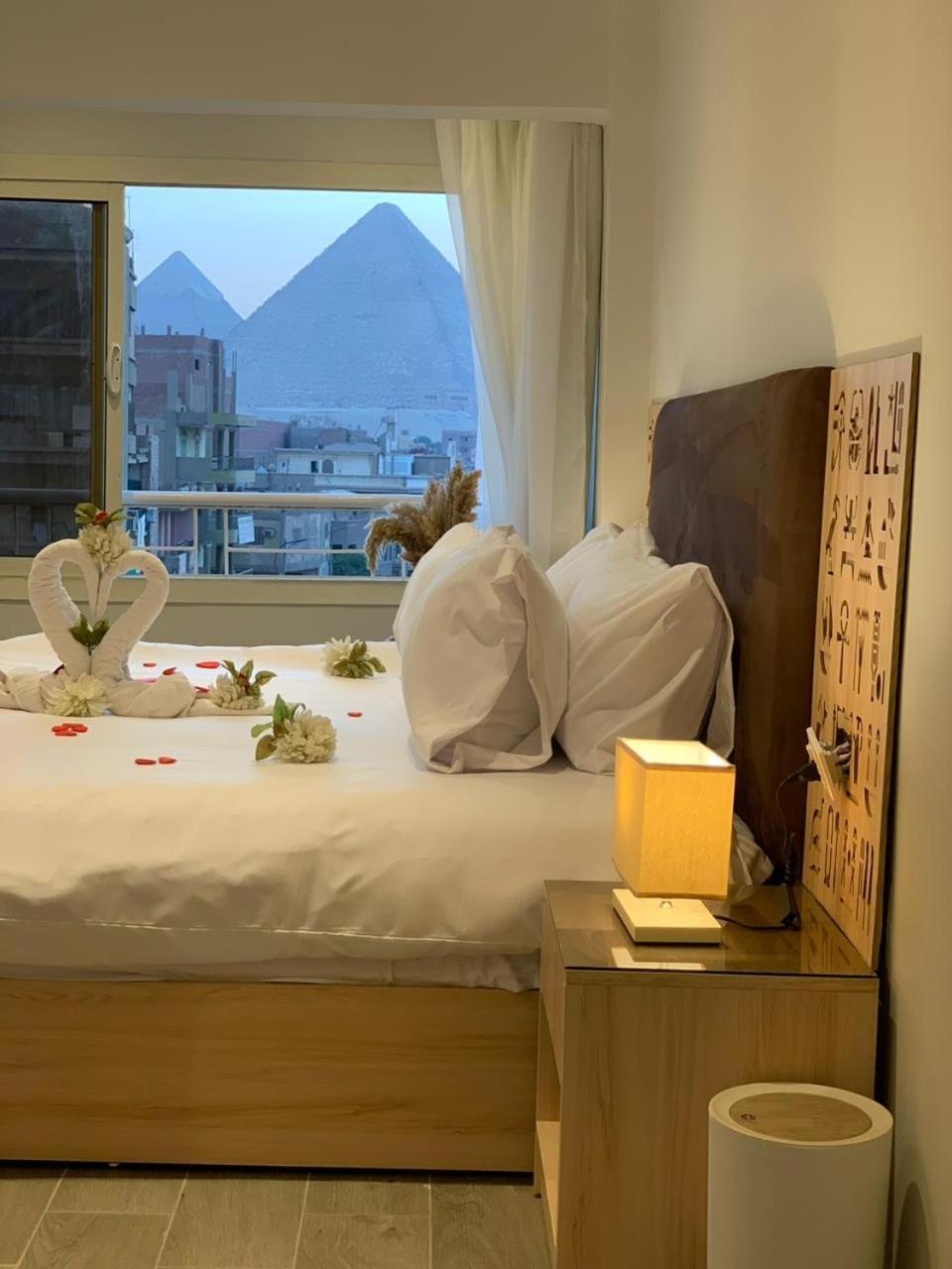 Khufu Pyramids Inn Nazlet el-Sîsi Exteriör bild