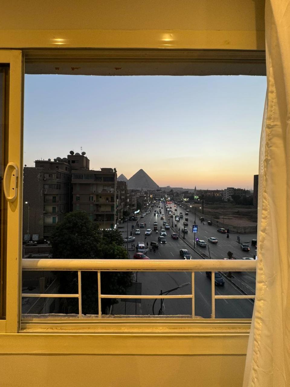 Khufu Pyramids Inn Nazlet el-Sîsi Exteriör bild